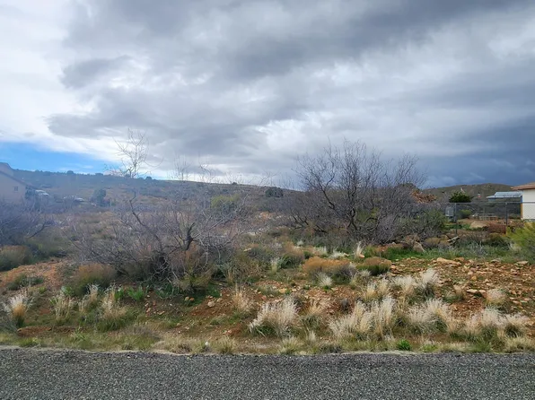 19604 E Juniper Dr, Mayer, AZ 86333