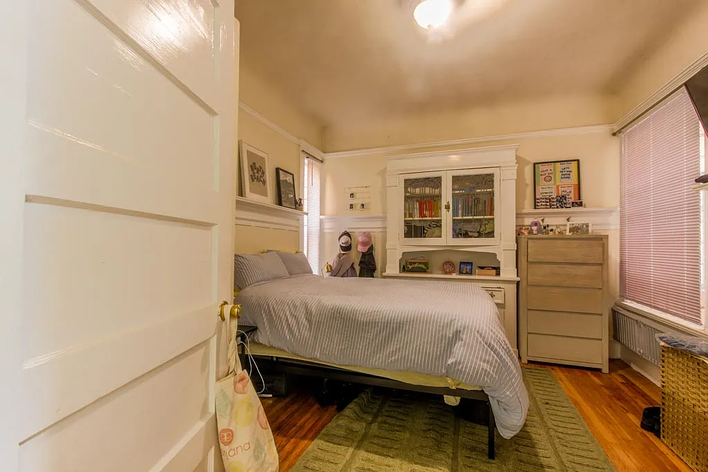 2 bed, 1000 sqft, $4,700 — Photo 3