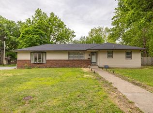 514 E Green St, Clinton, MO 64735