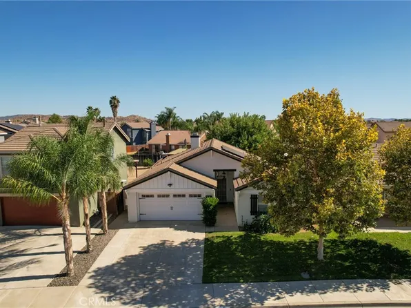 1071 Whispering Wood Ln, Perris, CA 92571