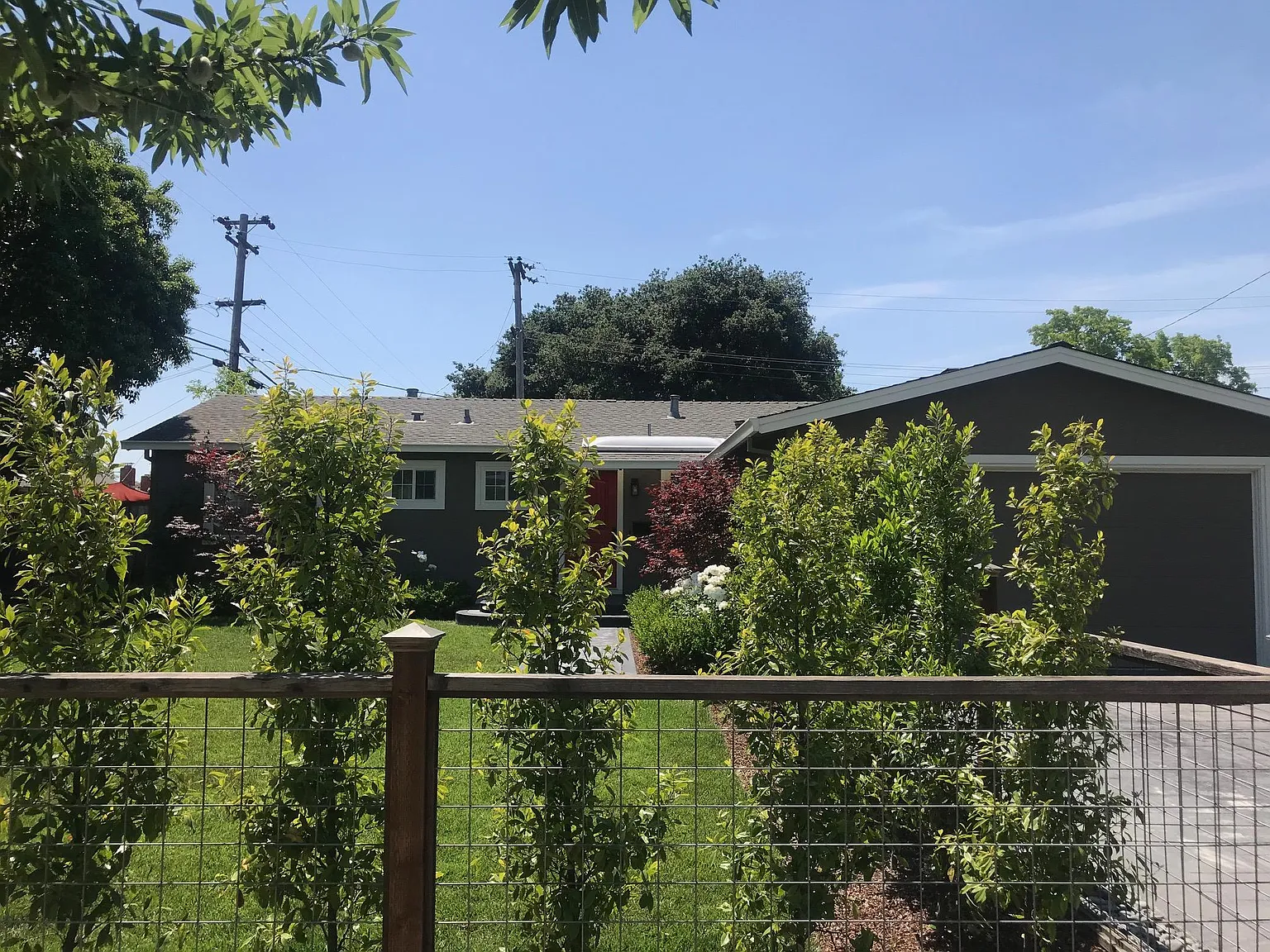3 bed, 1200 sqft, $4,350 — Photo 2