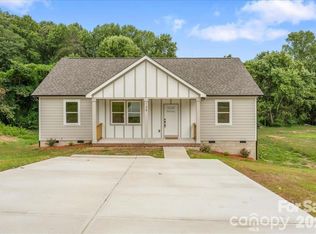 126 Aspen St, Yadkinville, NC 27055