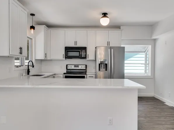 2422 Howard St NE #1, Minneapolis, MN 55418