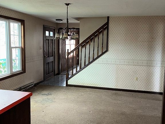 3rd image of 64 Loiselle Ave
