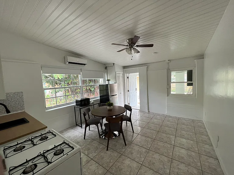 1137 SW 13th Ct #1 — Photo 4