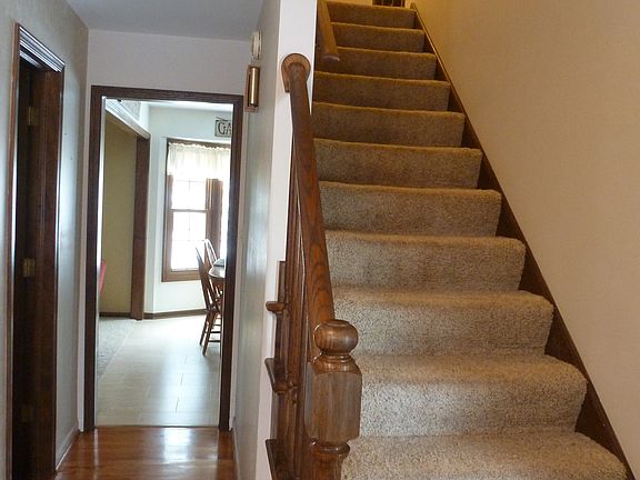 4th image of 1501 Bradley Ct
