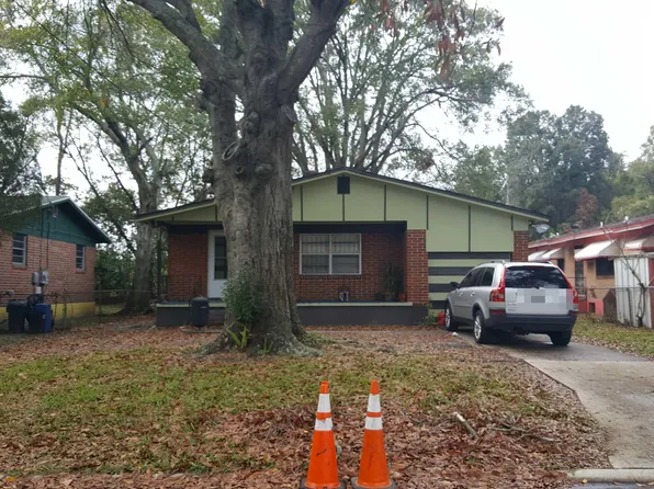 2750 Darrow St, Jacksonville, FL 32209