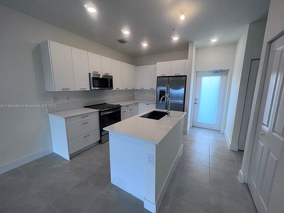 3rd image of 8001 NW 41st St #410