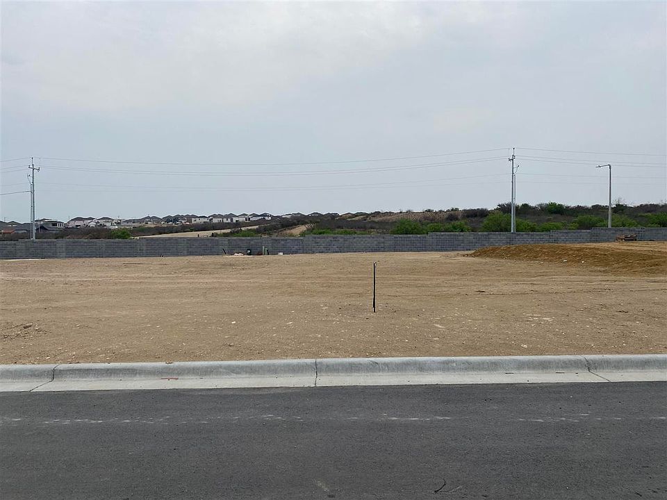 1st image of 411 Placita Dr