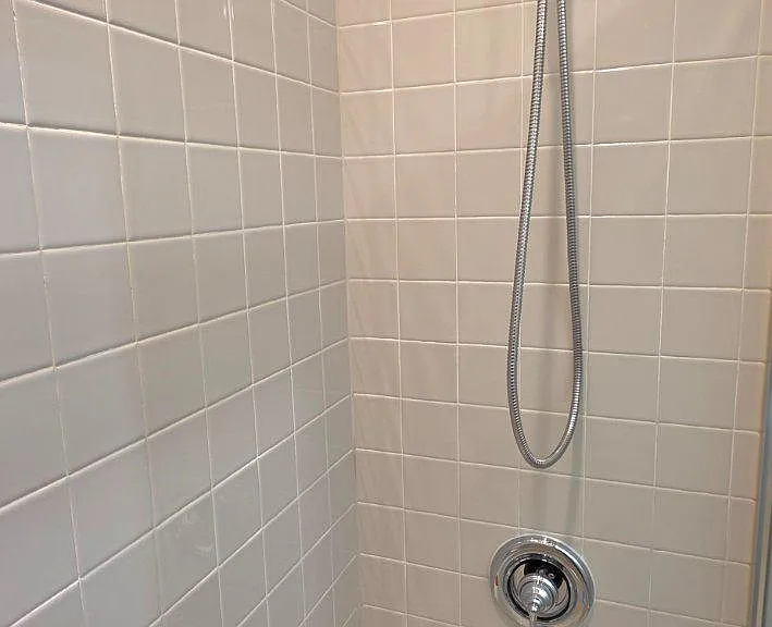 6008 Raina Dr — Photo 24