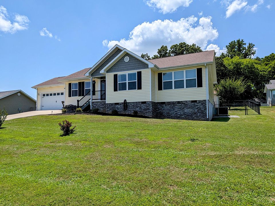 1st image of 303 Foothills Dr