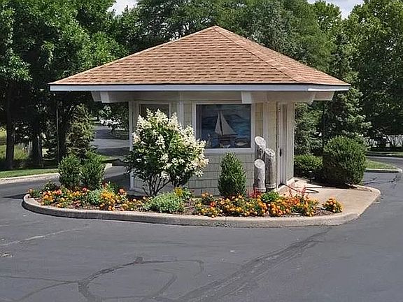 2nd image of 140A Holiday Hbr