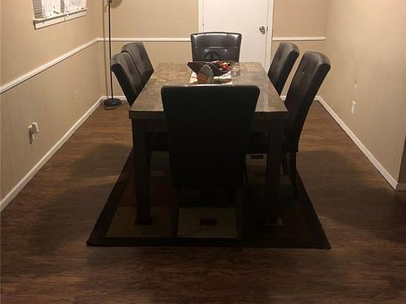 3rd image of 1842 Oak Hill Cir