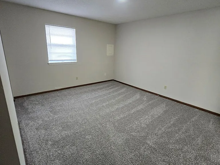 116 N Keene St — Photo 3