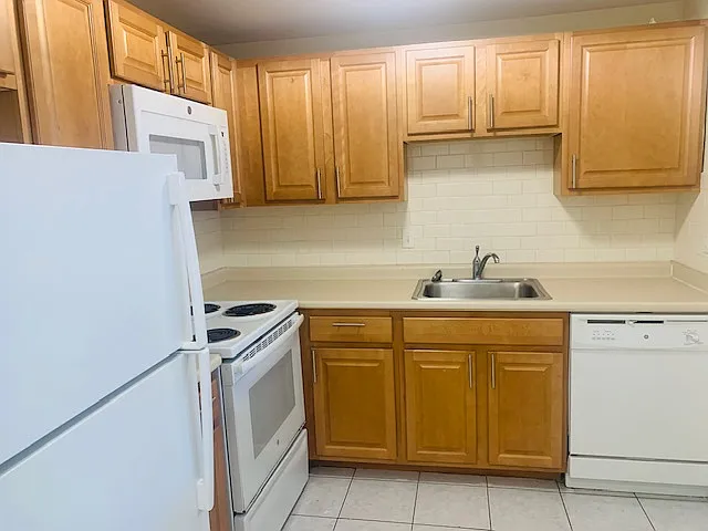 1 bed, 900 sqft, $2,700 — Photo 2
