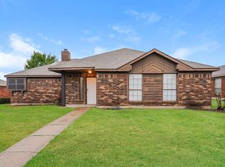 1686 Autumn Breeze Ln, Lewisville, TX 75077