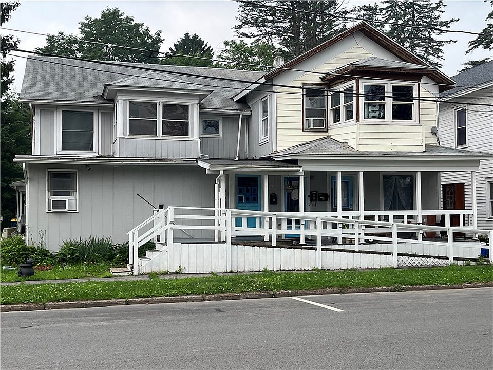 1st image of 18 Grand St