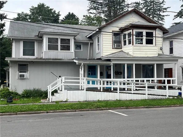 18 Grand St, Sidney, NY 13838