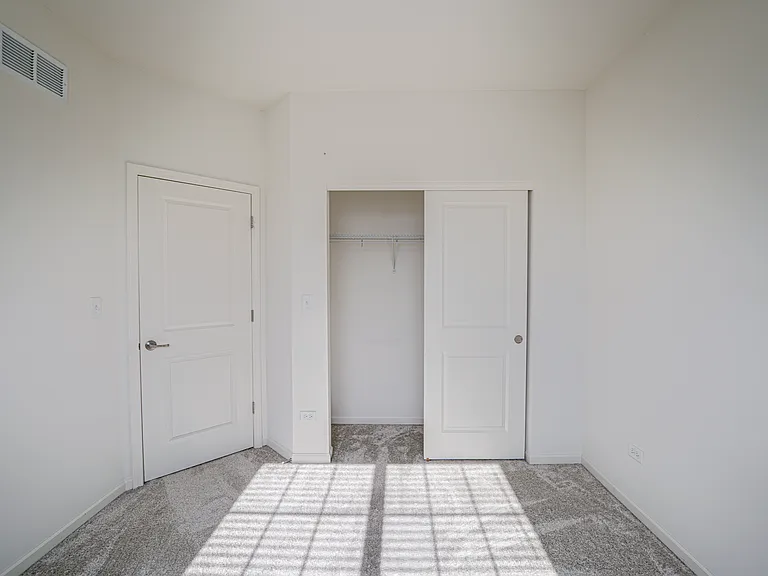 2945 Showplace Dr — Photo 17