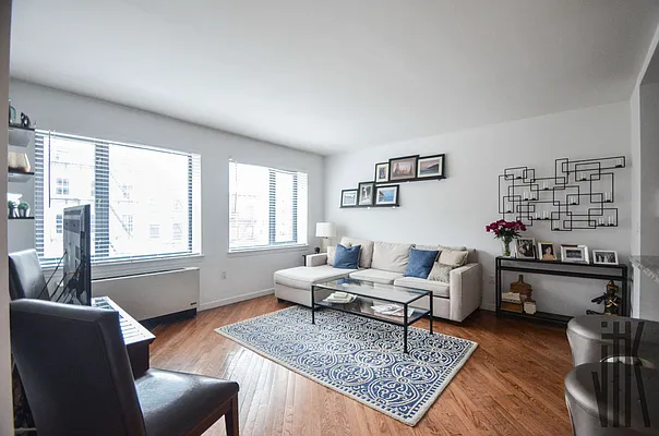 Rented by Compass | media 9