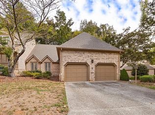 26 Sturbridge Ln, Greensboro, NC 27408