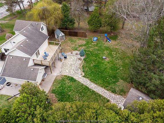 3rd image of 12979 Longwoods Rd