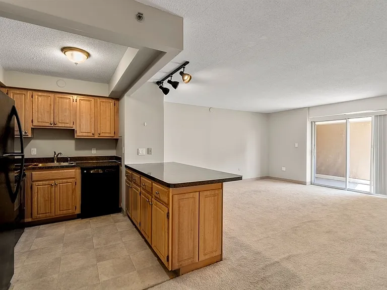 1025 Hancock St #7 — Photo 3