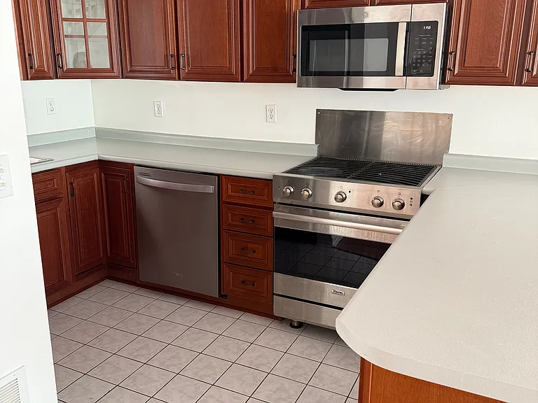 133 Walton St #132 — Photo 7