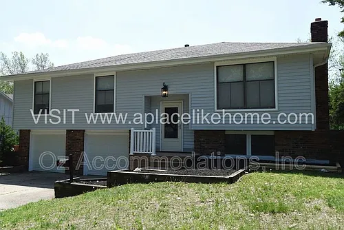 1105 W Elm Ter Photo 1
