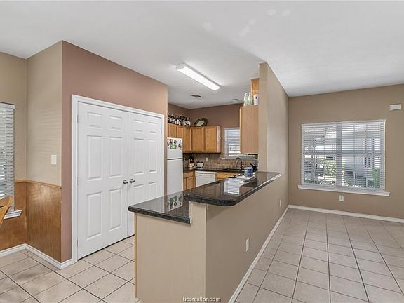 4th image of 626 Holleman Dr