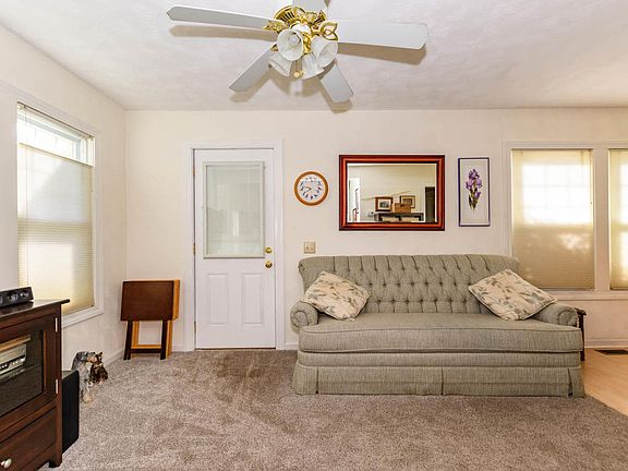 4th image of 5081 N Riverview Dr