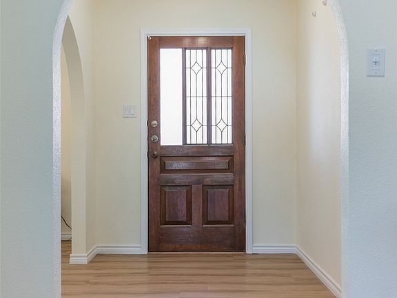 3rd image of 40 Carriage Rd