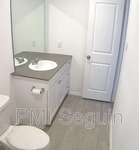 809 Riviera Ct — Photo 13