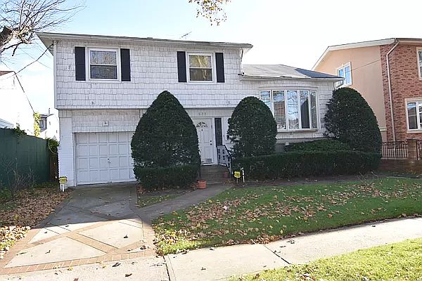 2nd image of 377 Mayfair Dr S
