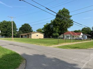 415 NE 3rd St, Wagoner, OK 74467