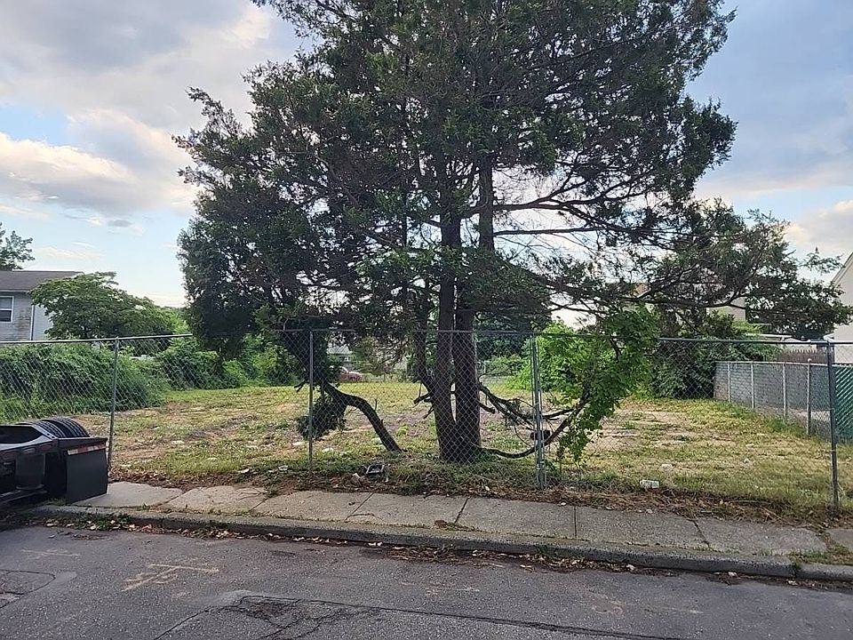1st image of 407 Scaneateles Ave