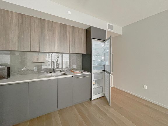 4th image of 555 Golden Gate Ave Unit 304