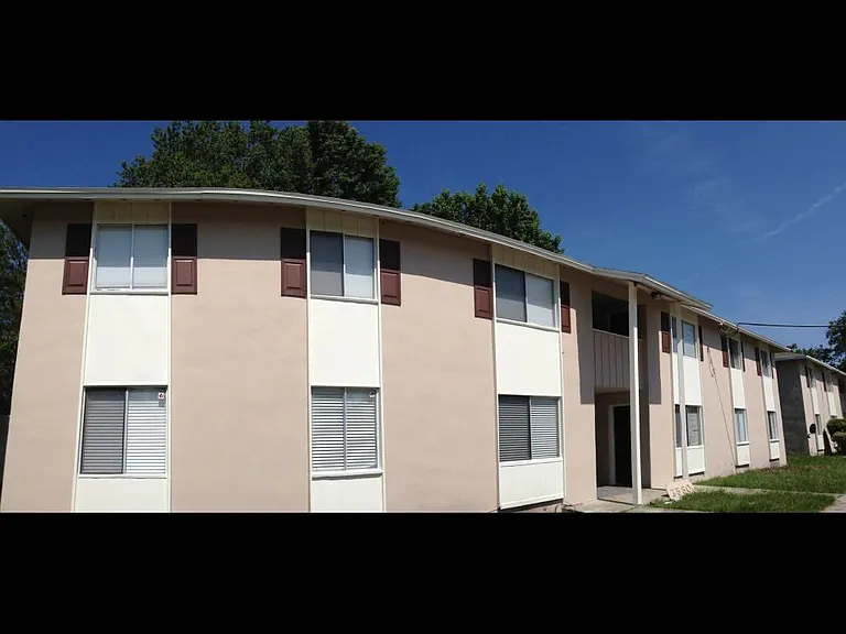7580 La Fontaine Dr #B — Photo 8