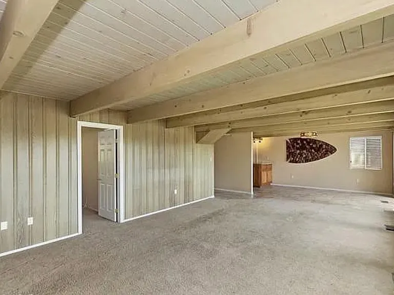 945 N Hospital Rd — Photo 14