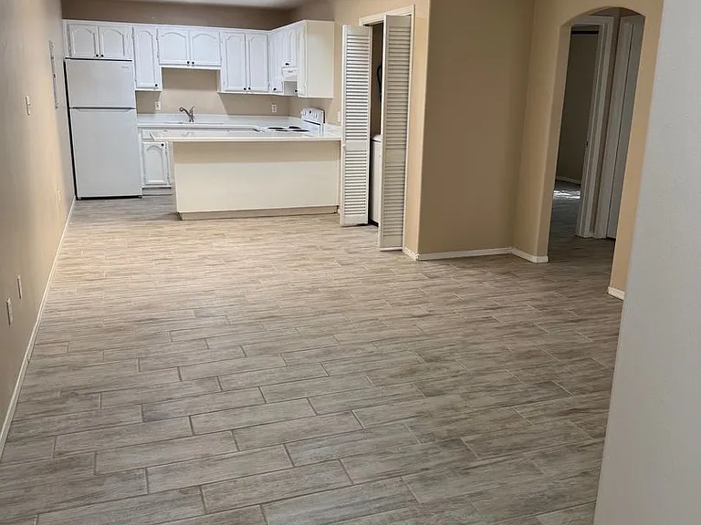 2107 Kimberly Ln — Photo 3