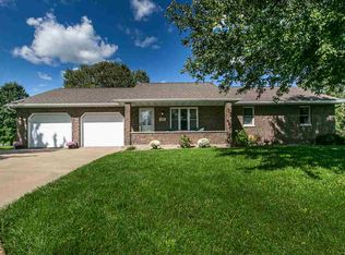 737 Willow Rdg N, Peosta, IA 52068