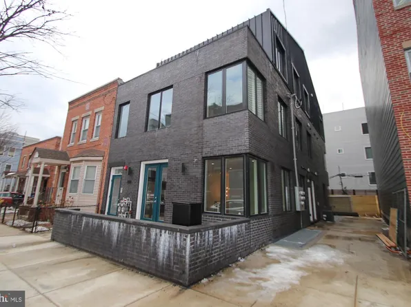 810 N Uber St, Philadelphia, PA 19130
