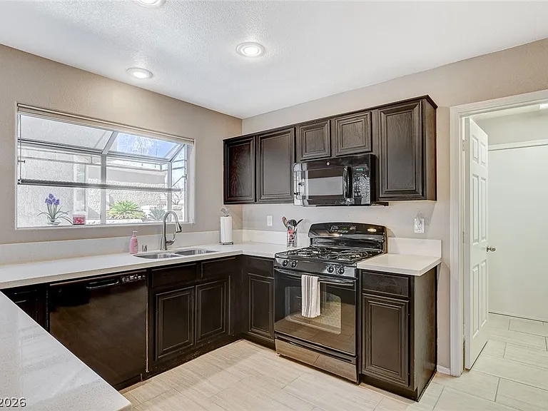 8805 Litchfield Ave — Photo 22