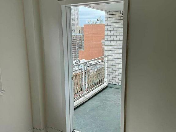 5th image of 435 W 57th St APT 12L