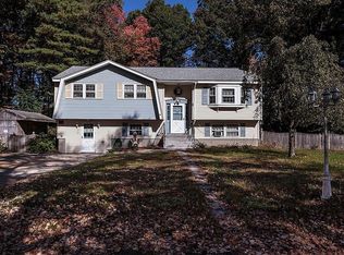 35 Level Ln, Tewksbury, MA 01876
