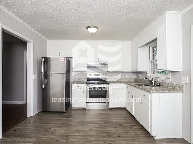 748940_005_kitchen_6.jpg