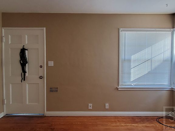5th image of 300 W Chapel St #115 & 119