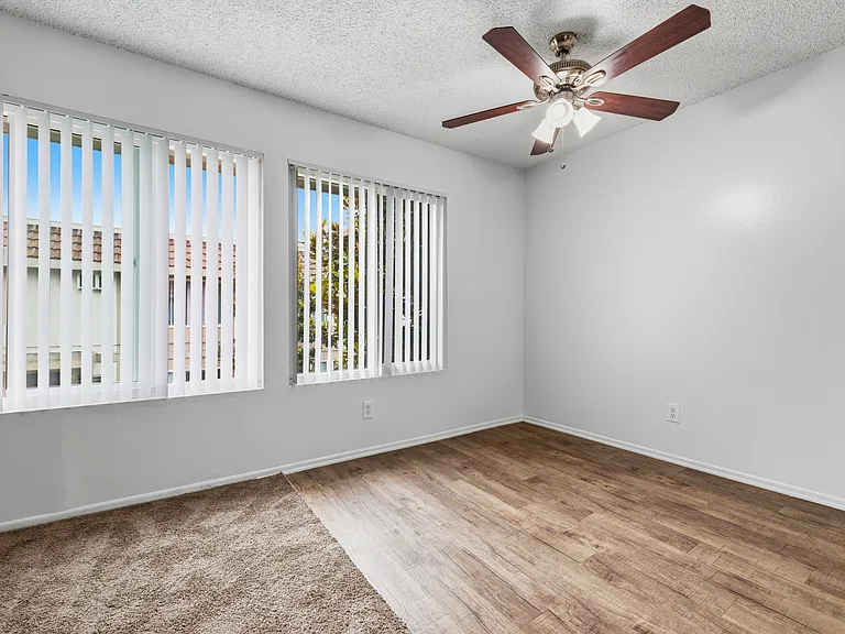 Webster Apartments — Photo 9