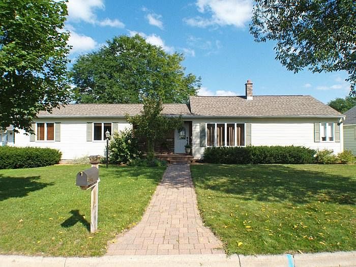 1st image of 2613 Hoeschler Dr