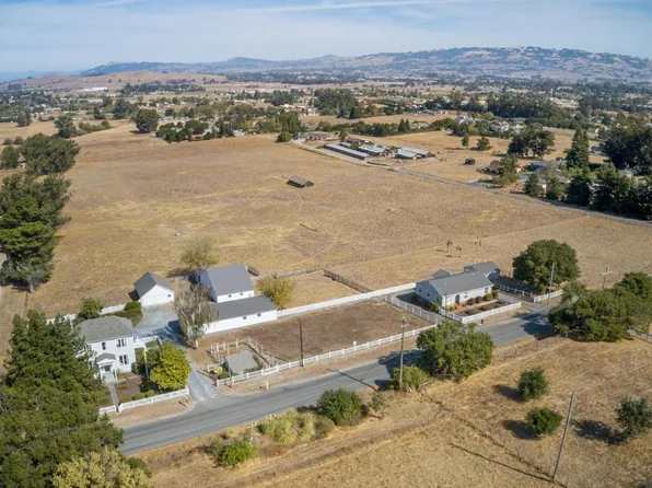 1900 - 1901 Middle Two Rock Road, Petaluma, CA 94952
